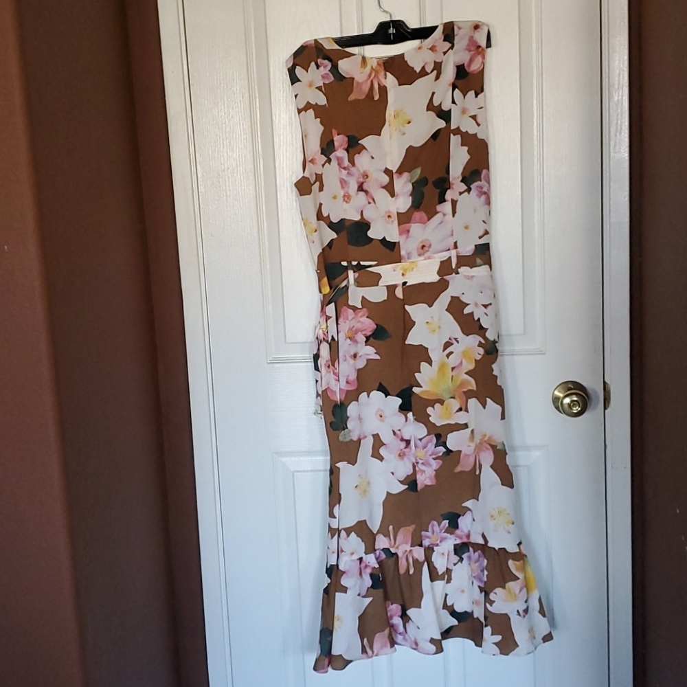 Dress - Picture 2 of 2